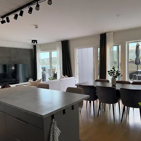 דירה Large Luxurious With Private Terrace And Parking