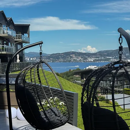 Large Luxurious With Private Terrace And Parking Lejlighed Bergen